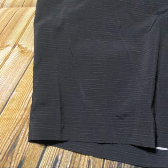 Greg Norman Black Striped Flat Front Golf Quick Dry Shorts - Picture 2 of 4